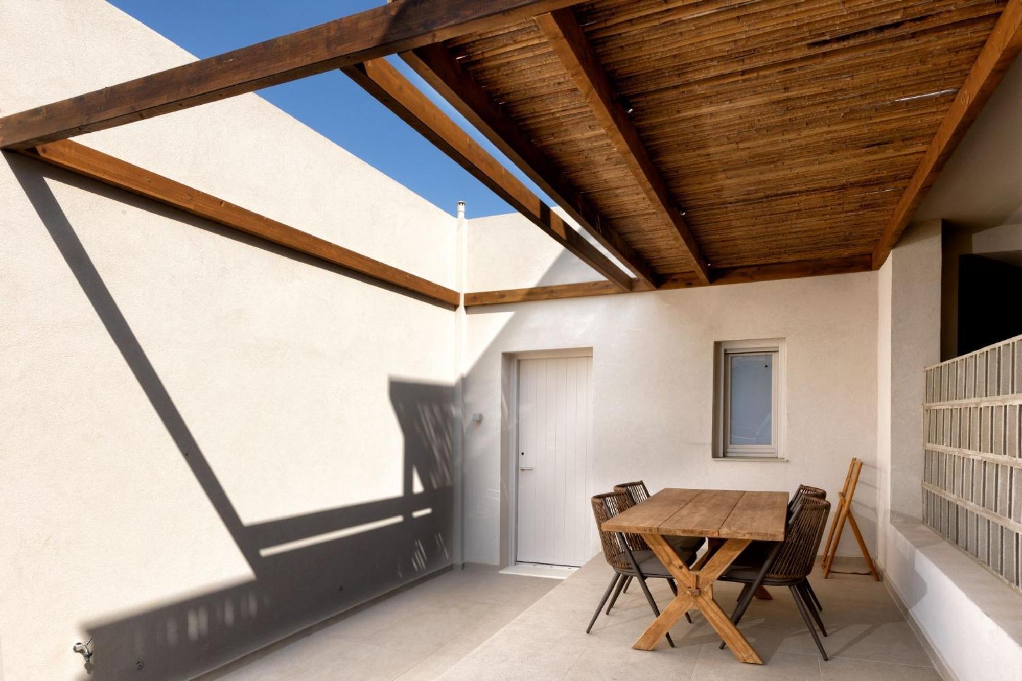 Yfes Hotel Kythnos Exterior photo