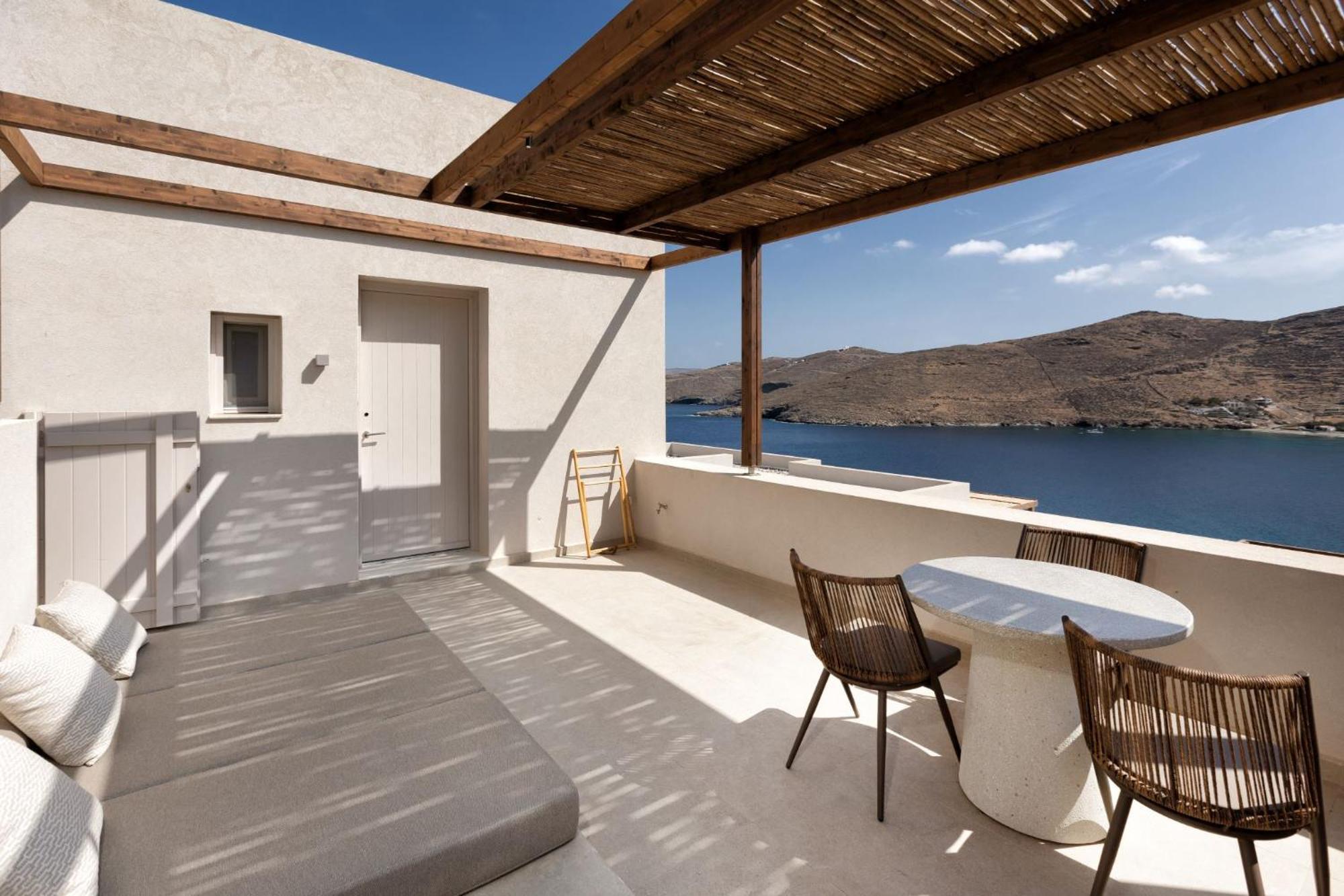 Yfes Hotel Kythnos Exterior photo